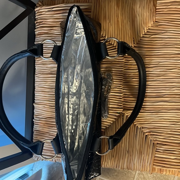 Faux croc black insulated wine bottle clutch - Picture 4 of 4